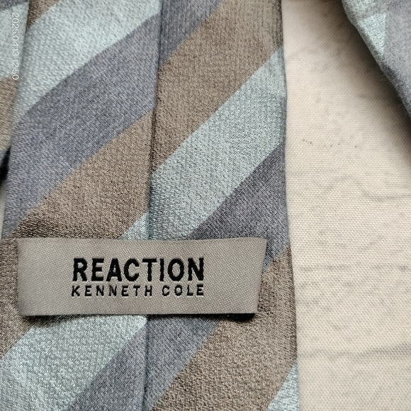 Reaction Kenneth Cole Silk Blend Striped Tan and Blue/Gray Men's Tie Necktie - Picture 3 of 8